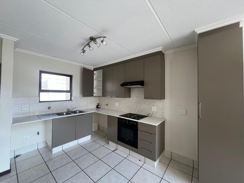 To Let 2 Bedroom Property for Rent in Paulshof Gauteng