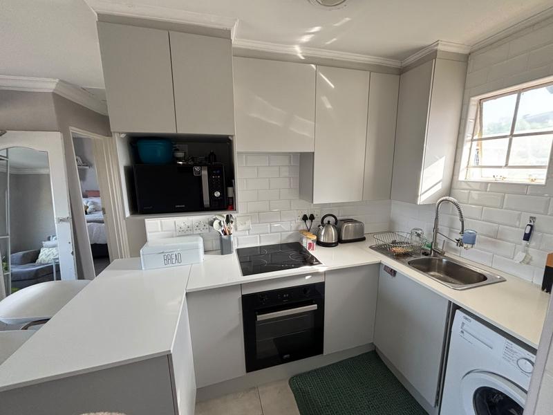 2 Bedroom Property for Sale in Groenkloof Gauteng