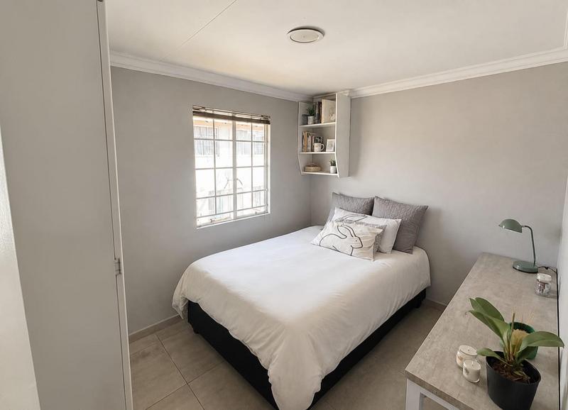 2 Bedroom Property for Sale in Groenkloof Gauteng