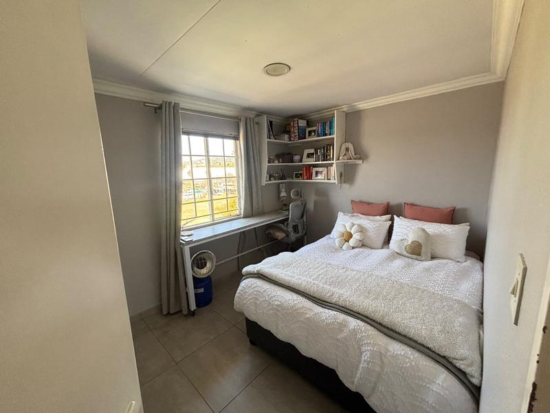 2 Bedroom Property for Sale in Groenkloof Gauteng