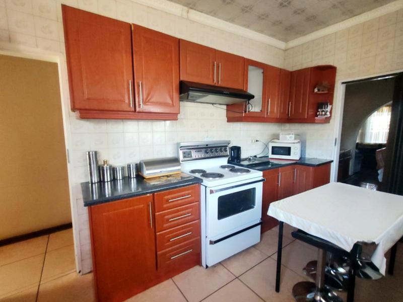 To Let 3 Bedroom Property for Rent in Meadowlands Gauteng