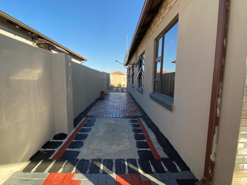 4 Bedroom Property for Sale in Alliance Gauteng
