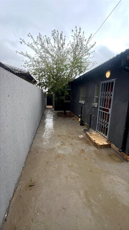 2 Bedroom Property for Sale in Bram Fischerville Gauteng