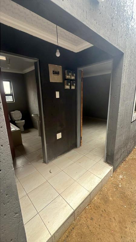 2 Bedroom Property for Sale in Bram Fischerville Gauteng