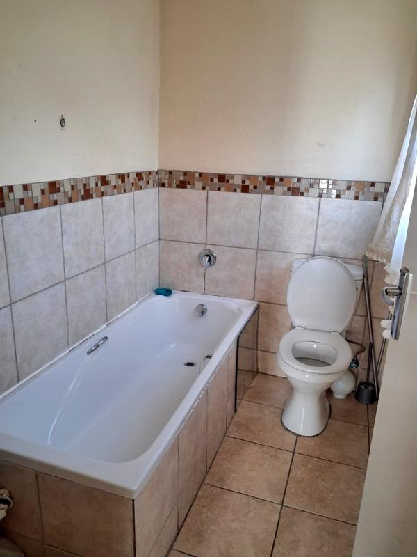 3 Bedroom Property for Sale in Fleurhof Gauteng