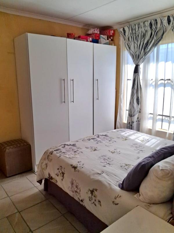 3 Bedroom Property for Sale in Fleurhof Gauteng