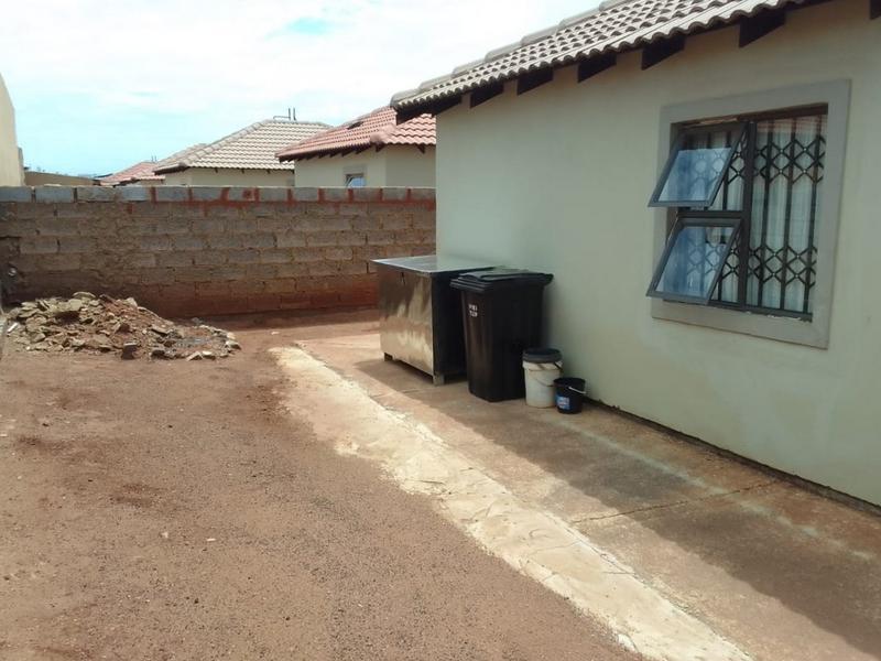 2 Bedroom Property for Sale in Lufhereng Gauteng