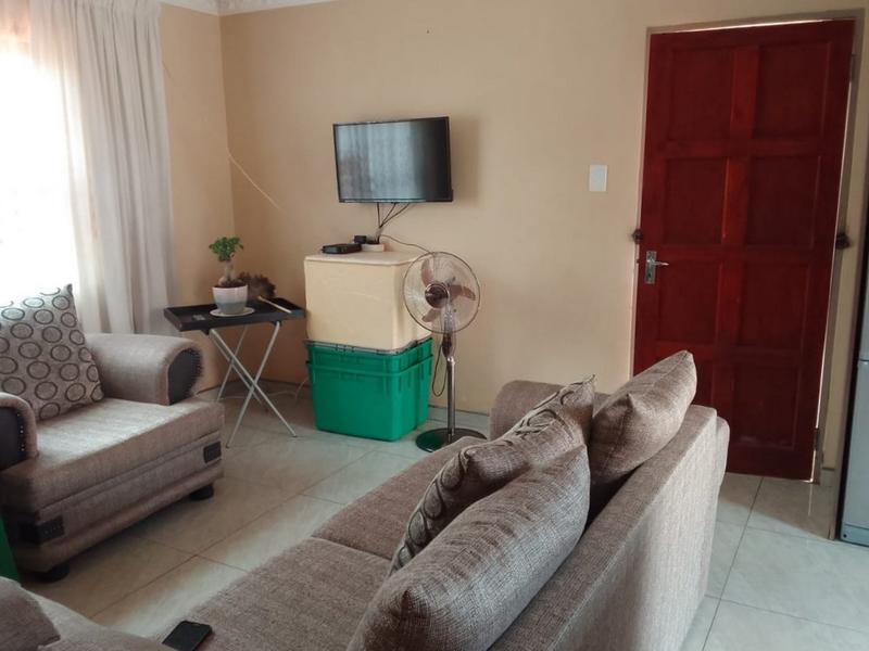 2 Bedroom Property for Sale in Lufhereng Gauteng