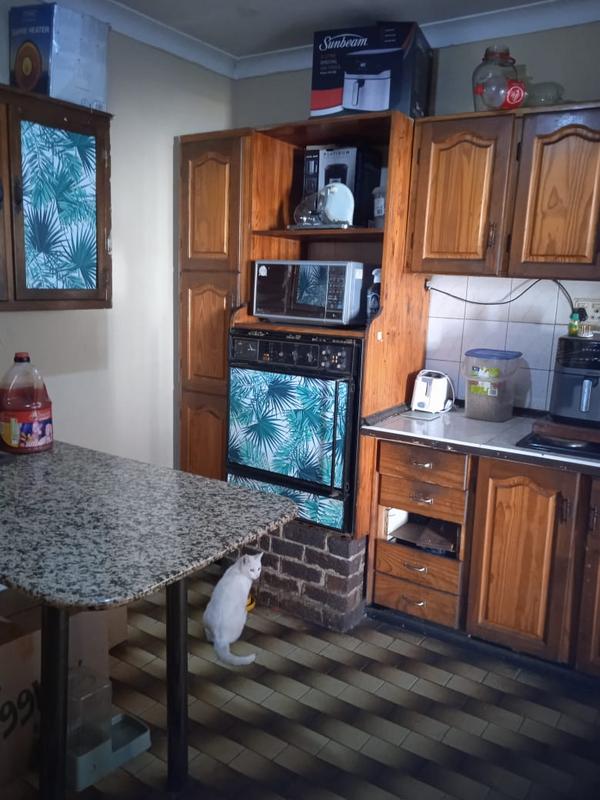 To Let 5 Bedroom Property for Rent in Klippoortje Gauteng