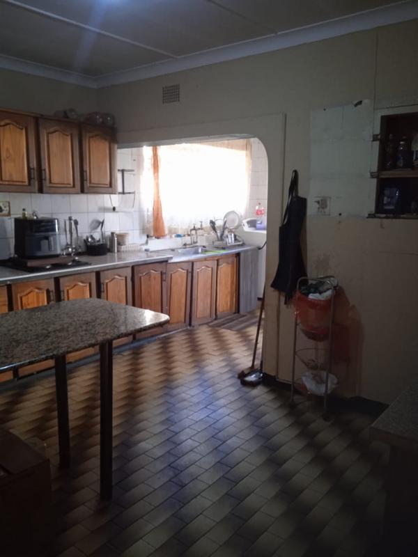 To Let 5 Bedroom Property for Rent in Klippoortje Gauteng