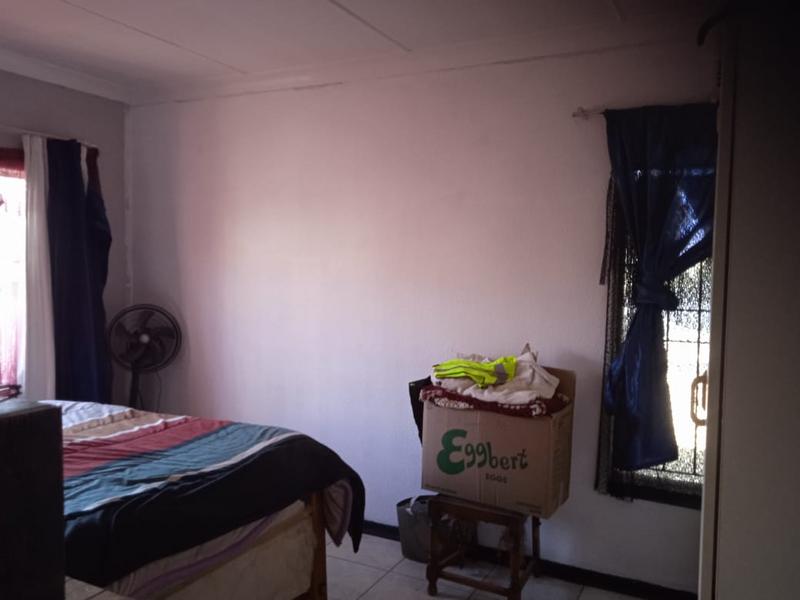 To Let 5 Bedroom Property for Rent in Klippoortje Gauteng