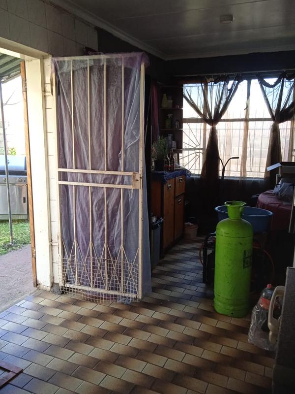 To Let 5 Bedroom Property for Rent in Klippoortje Gauteng