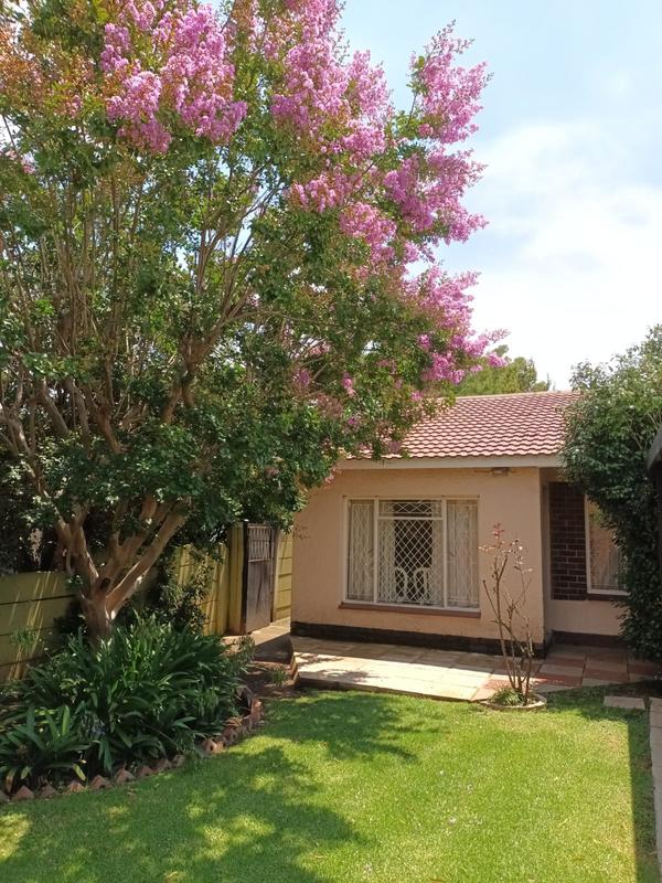 1 Bedroom Property for Sale in Meadowbrook Gauteng