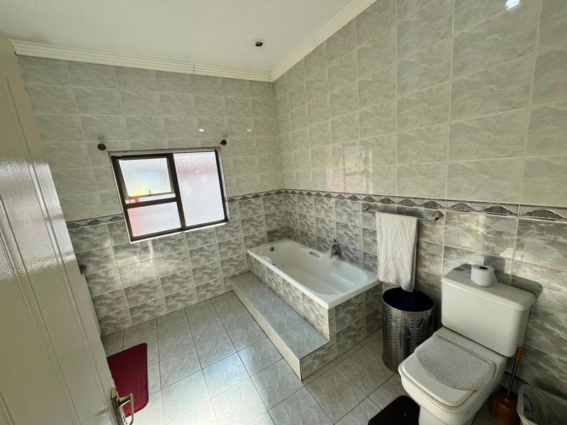 5 Bedroom Property for Sale in Sharon Park Gauteng