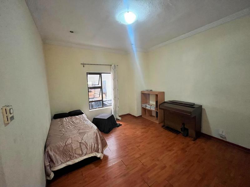 5 Bedroom Property for Sale in Sharon Park Gauteng