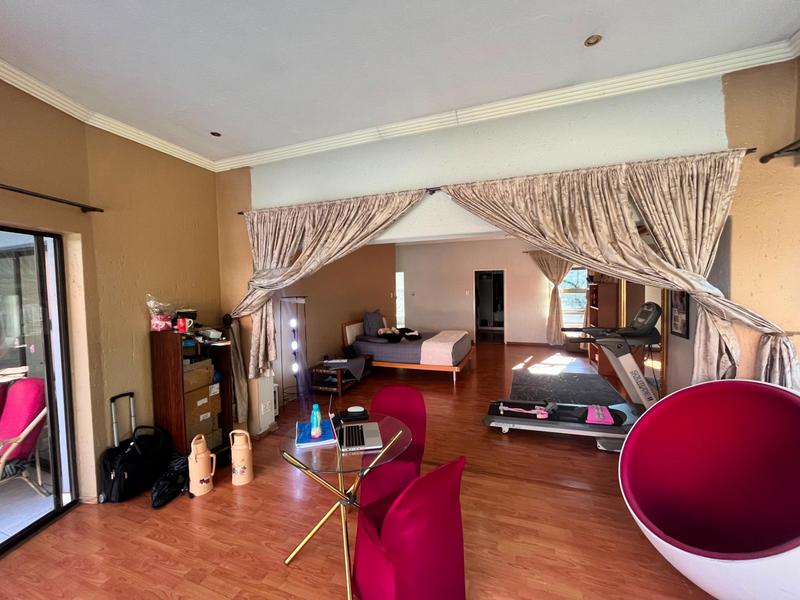 5 Bedroom Property for Sale in Sharon Park Gauteng