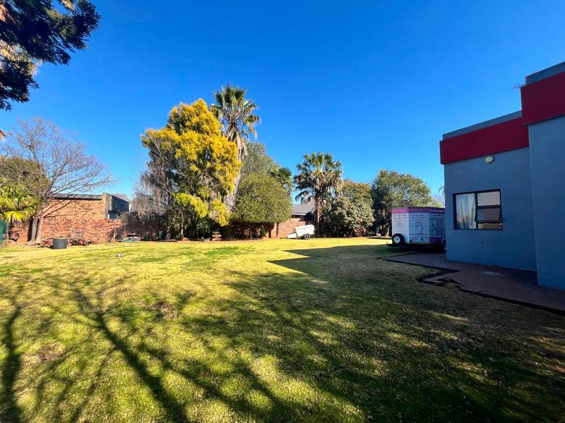 5 Bedroom Property for Sale in Sharon Park Gauteng