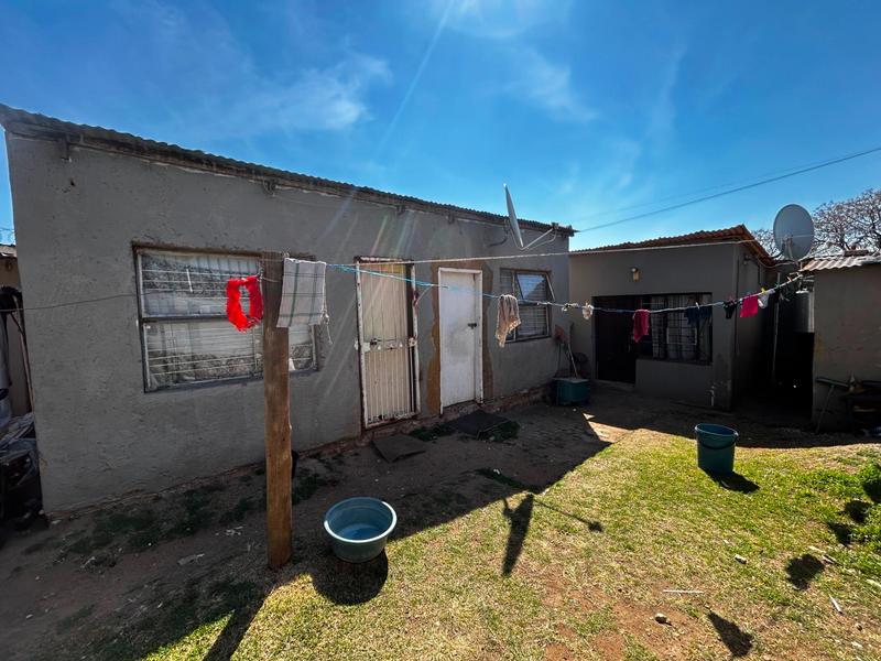 6 Bedroom Property for Sale in Rosettenville Gauteng