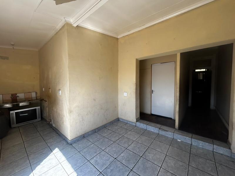 6 Bedroom Property for Sale in Rosettenville Gauteng