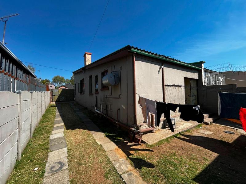 6 Bedroom Property for Sale in Rosettenville Gauteng