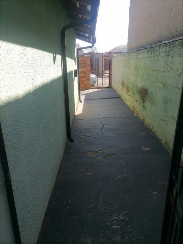 3 Bedroom Property for Sale in Jabavu Gauteng