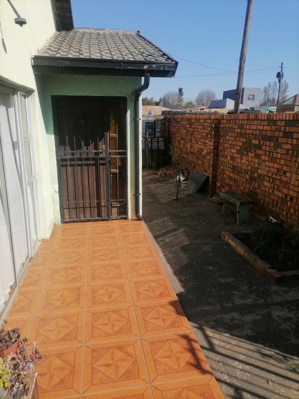 3 Bedroom Property for Sale in Jabavu Gauteng