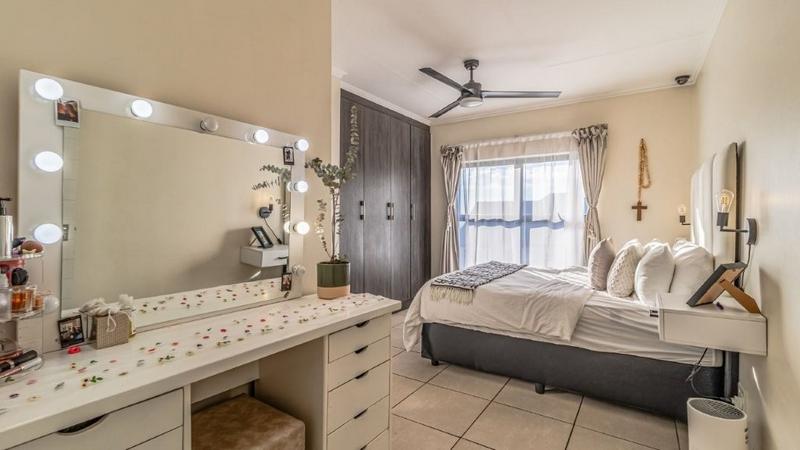 2 Bedroom Property for Sale in Greenstone Crest Gauteng