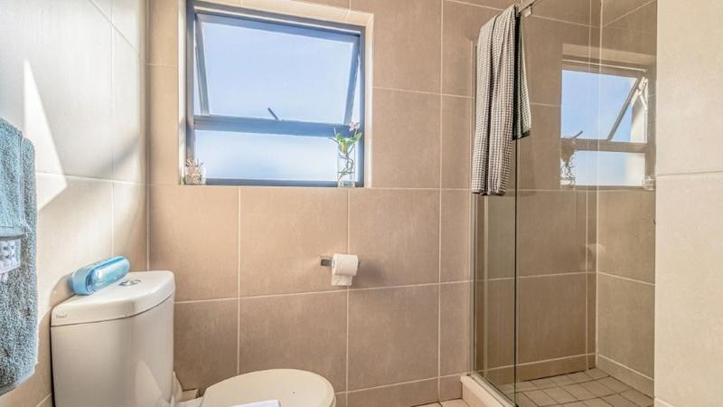 2 Bedroom Property for Sale in Greenstone Crest Gauteng