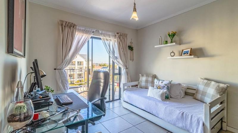2 Bedroom Property for Sale in Greenstone Crest Gauteng