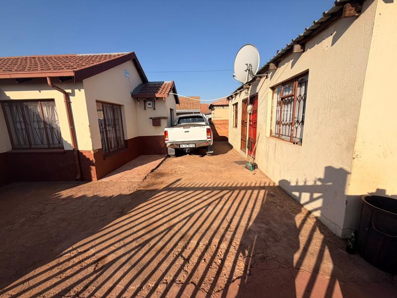 7 Bedroom Property for Sale in Mahube Valley Gauteng