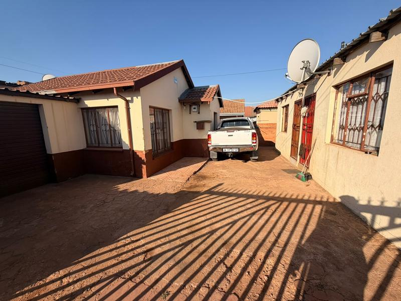 7 Bedroom Property for Sale in Mahube Valley Gauteng