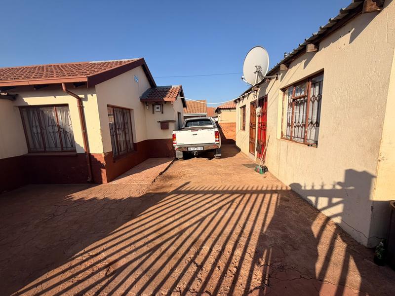 7 Bedroom Property for Sale in Mahube Valley Gauteng