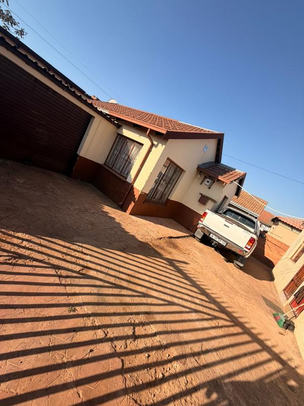 7 Bedroom Property for Sale in Mahube Valley Gauteng