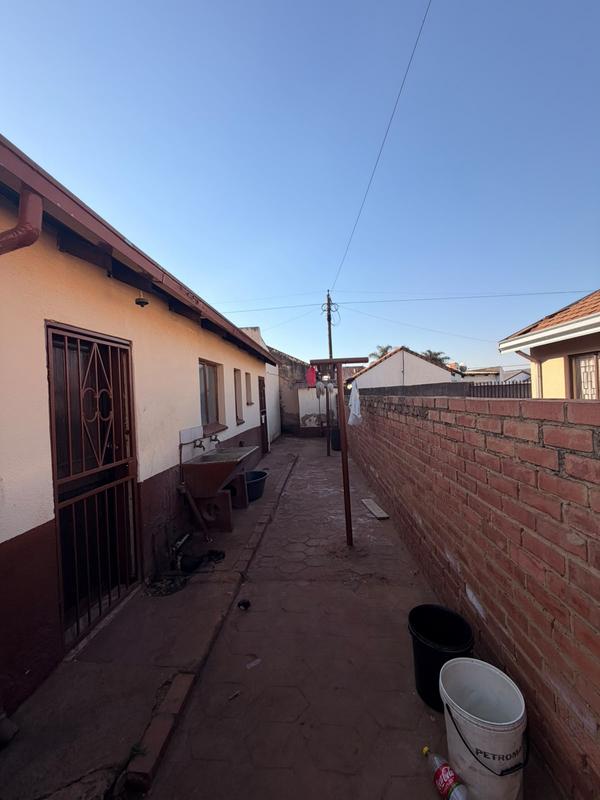 7 Bedroom Property for Sale in Mahube Valley Gauteng