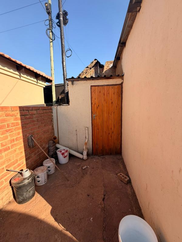 7 Bedroom Property for Sale in Mahube Valley Gauteng