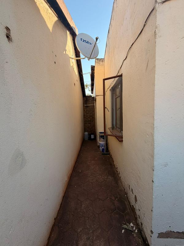 7 Bedroom Property for Sale in Mahube Valley Gauteng