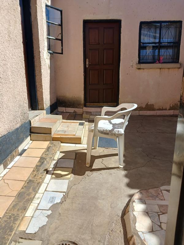 To Let 2 Bedroom Property for Rent in Jabulani Gauteng