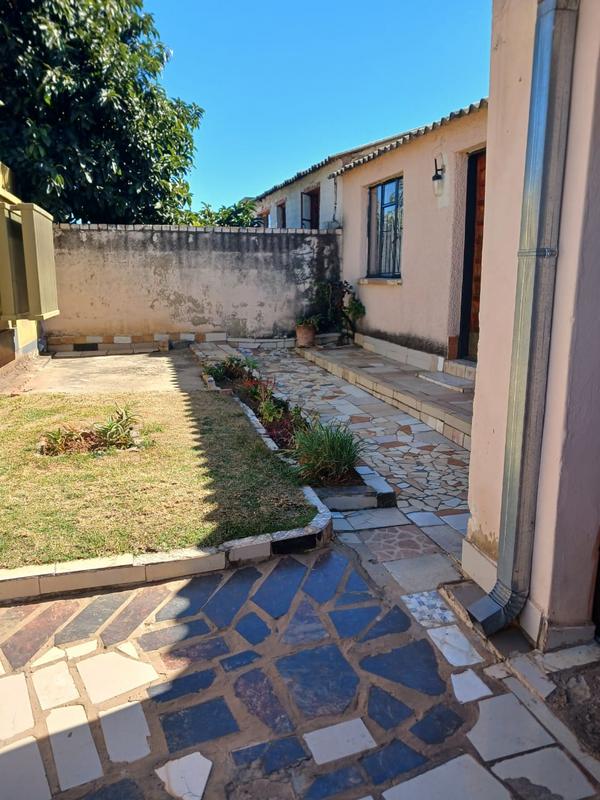 To Let 2 Bedroom Property for Rent in Jabulani Gauteng