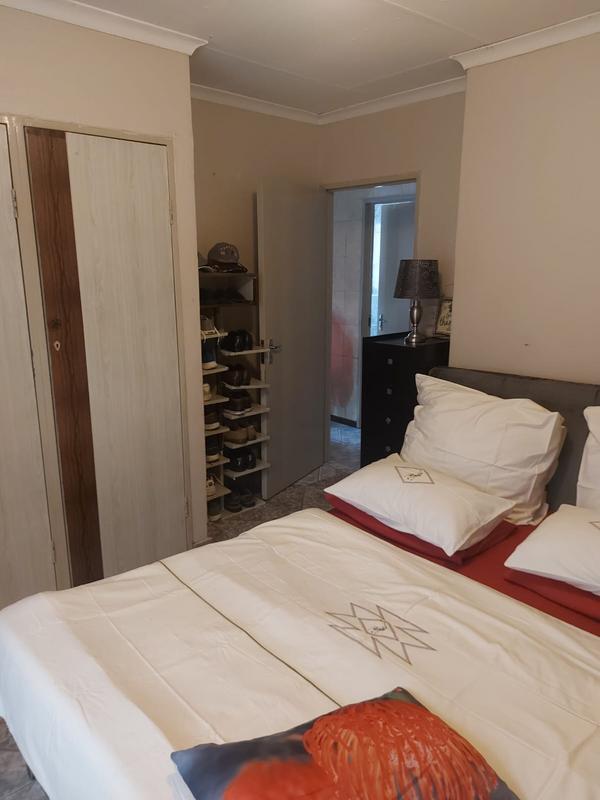 To Let 2 Bedroom Property for Rent in Jabulani Gauteng