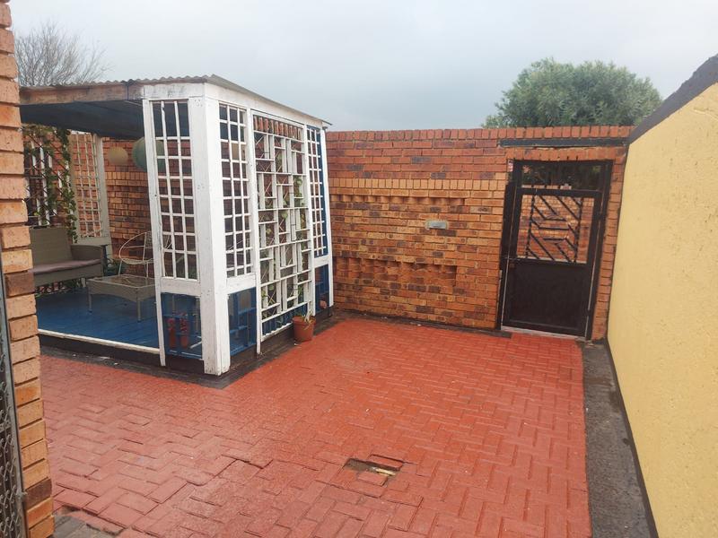 To Let 3 Bedroom Property for Rent in Protea Glen Gauteng