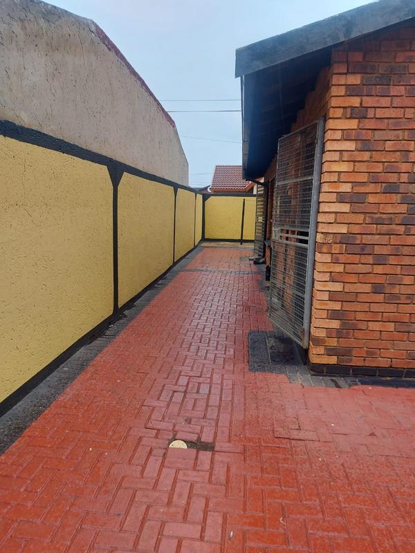 To Let 3 Bedroom Property for Rent in Protea Glen Gauteng