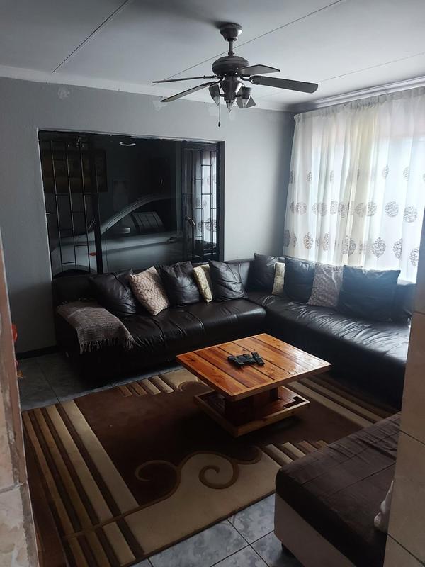 To Let 3 Bedroom Property for Rent in Protea Glen Gauteng