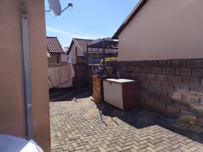 2 Bedroom Property for Sale in Fleurhof Gauteng