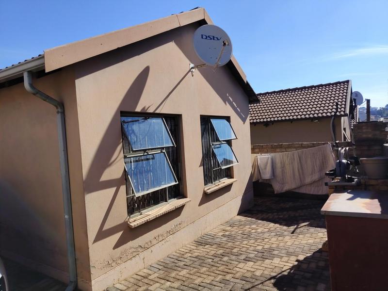 2 Bedroom Property for Sale in Fleurhof Gauteng