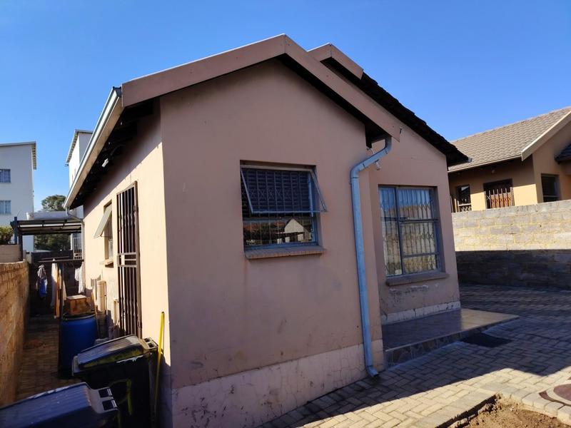 2 Bedroom Property for Sale in Fleurhof Gauteng