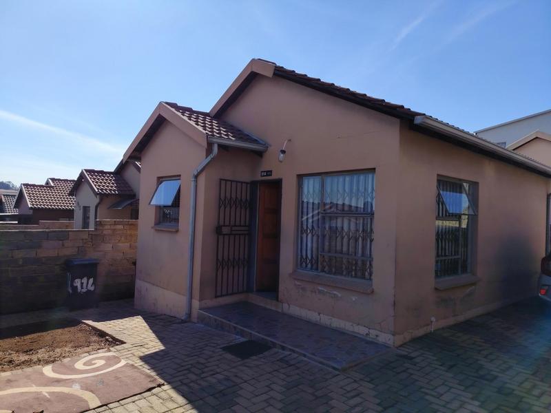 2 Bedroom Property for Sale in Fleurhof Gauteng