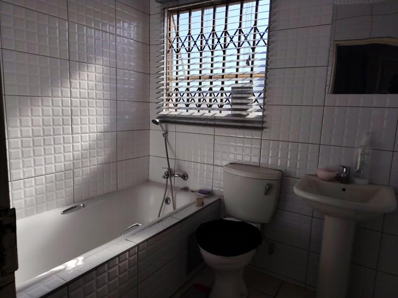 2 Bedroom Property for Sale in Fleurhof Gauteng
