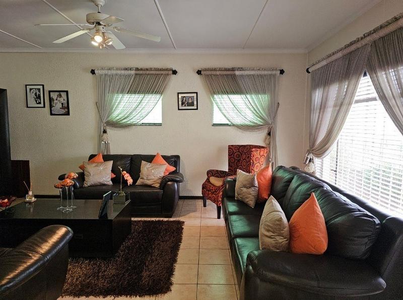 To Let 4 Bedroom Property for Rent in Dawnview Gauteng
