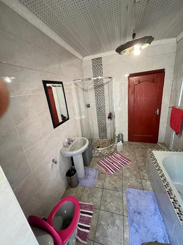 To Let 3 Bedroom Property for Rent in Lambton Gauteng