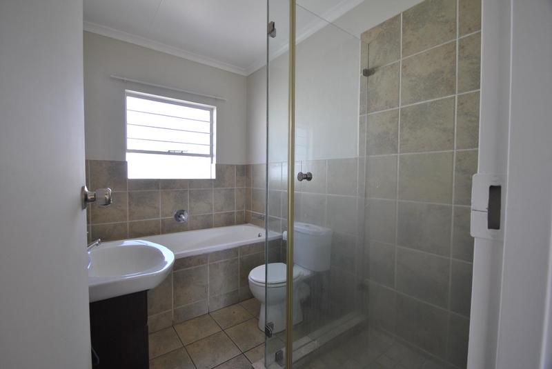 2 Bedroom Property for Sale in Bardene Gauteng